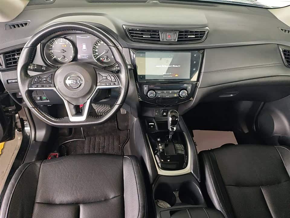 Nissan Qijun