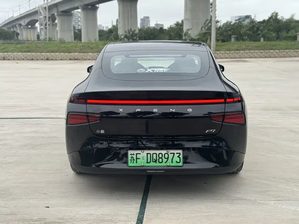 XPENG P7