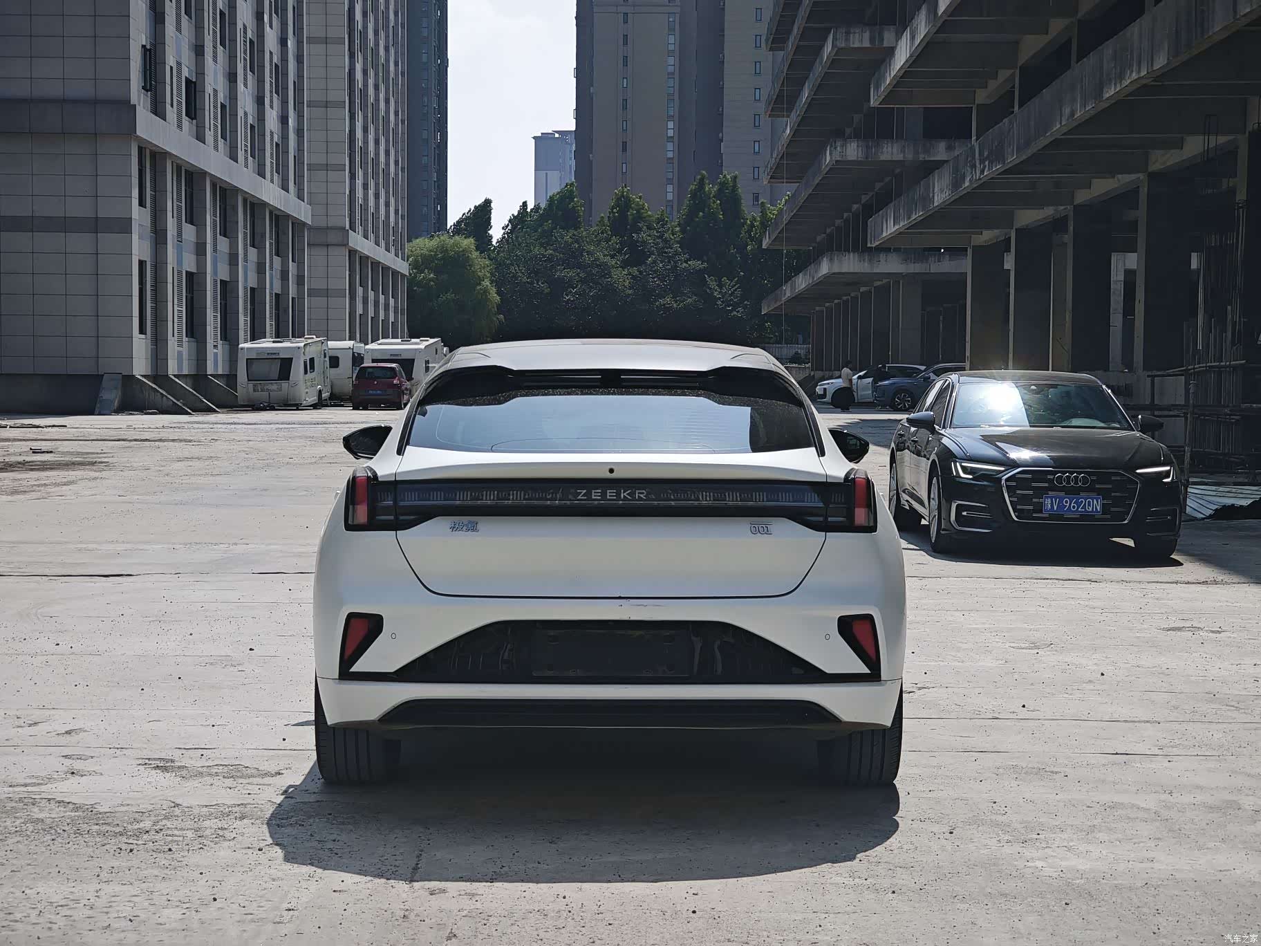 Zeekr 001, 2024 8