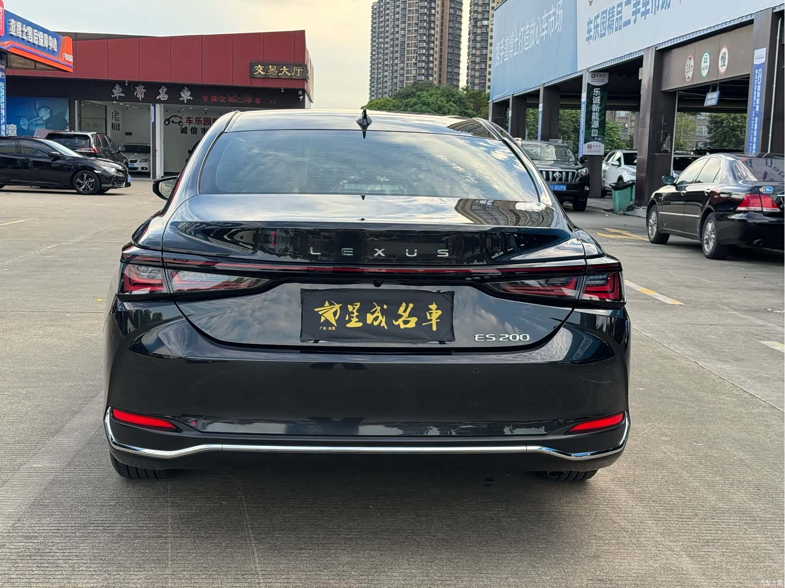 Lexus ES, 2026 16