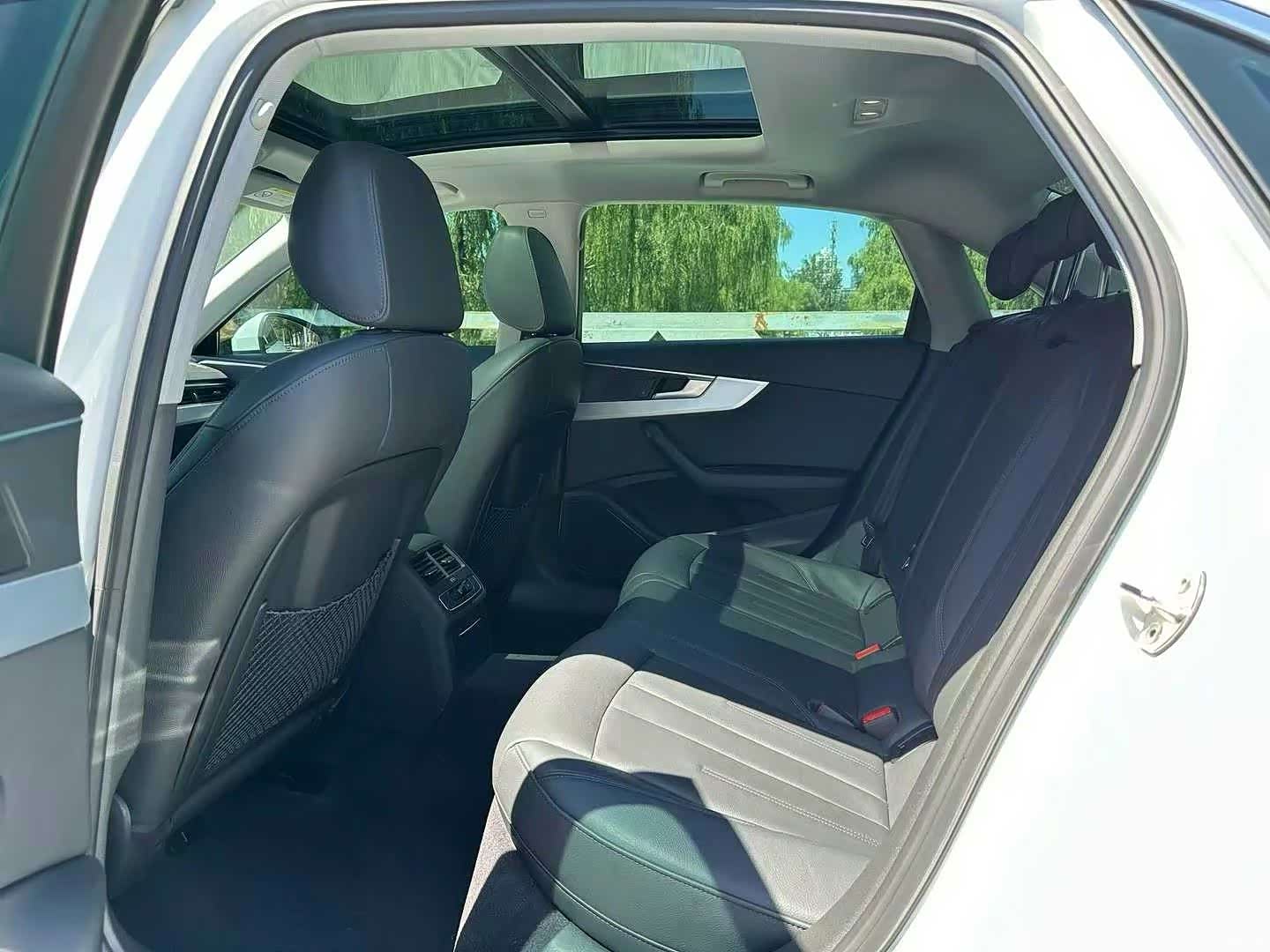 Audi A4L, 2018 все фото