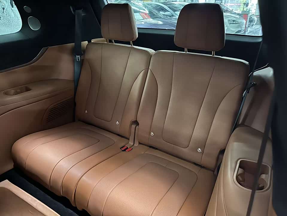 AITO Ask the world M9