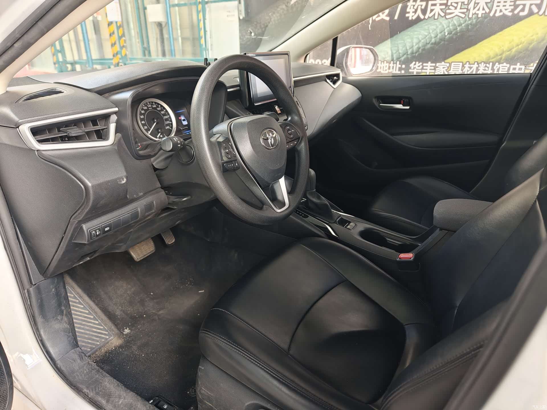 Toyota Corolla, 2023 все фото