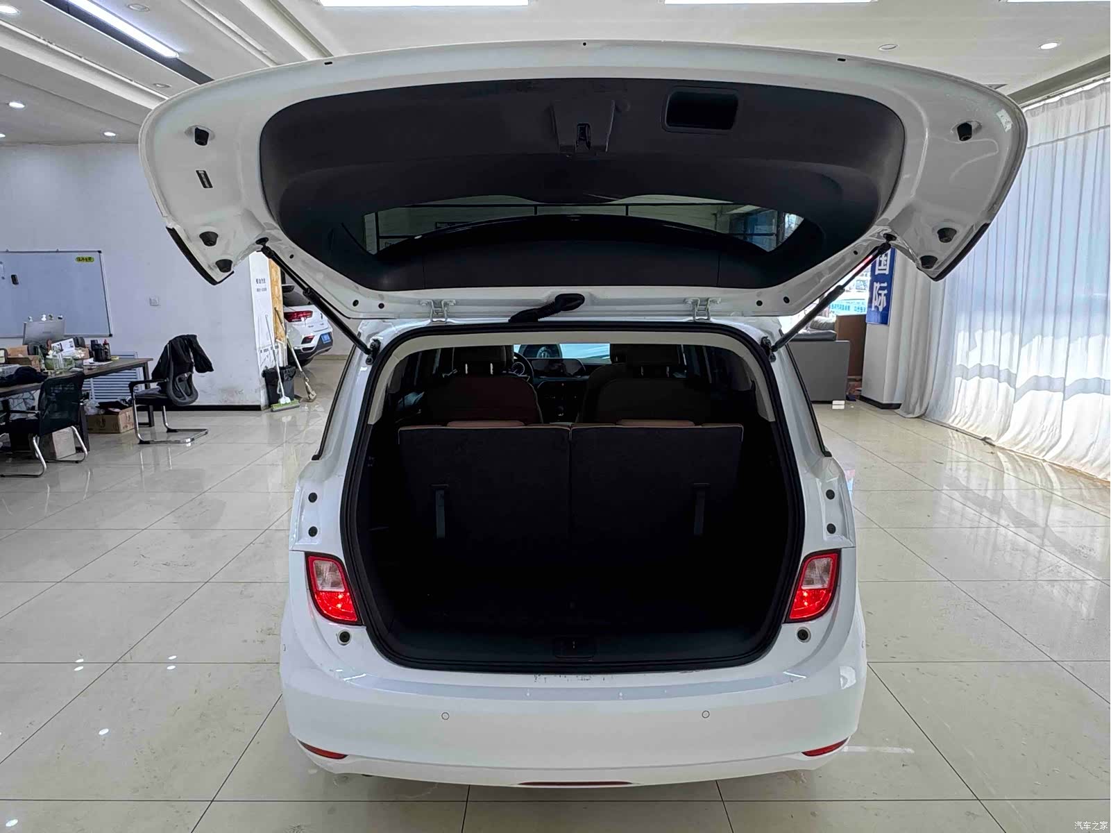 Buick GL6, 2022 20