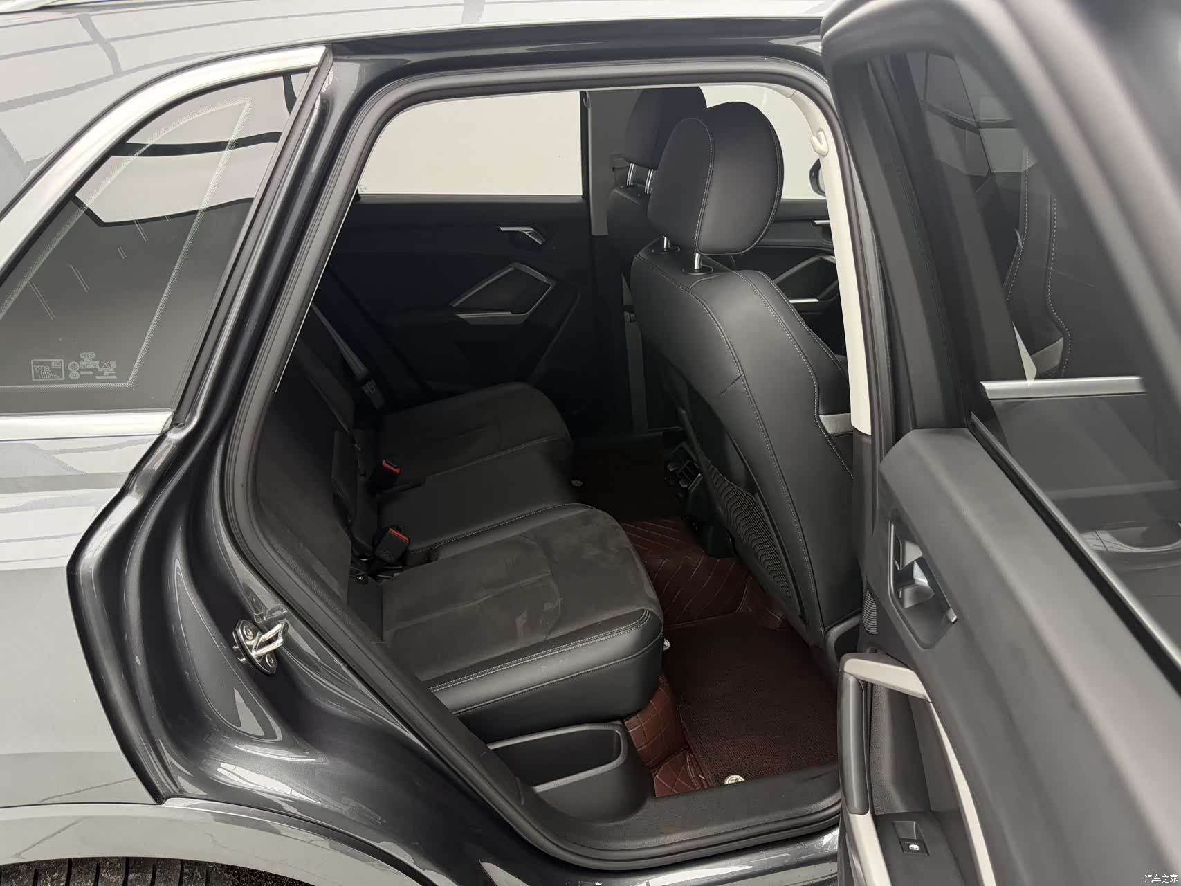 Audi Q3, 2022 11