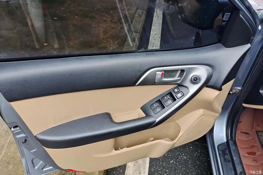 Kia GL, 2012 7