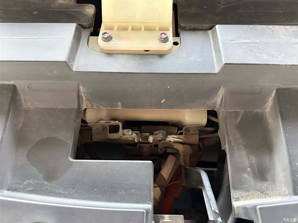 Nissan D60EV, 2020 19