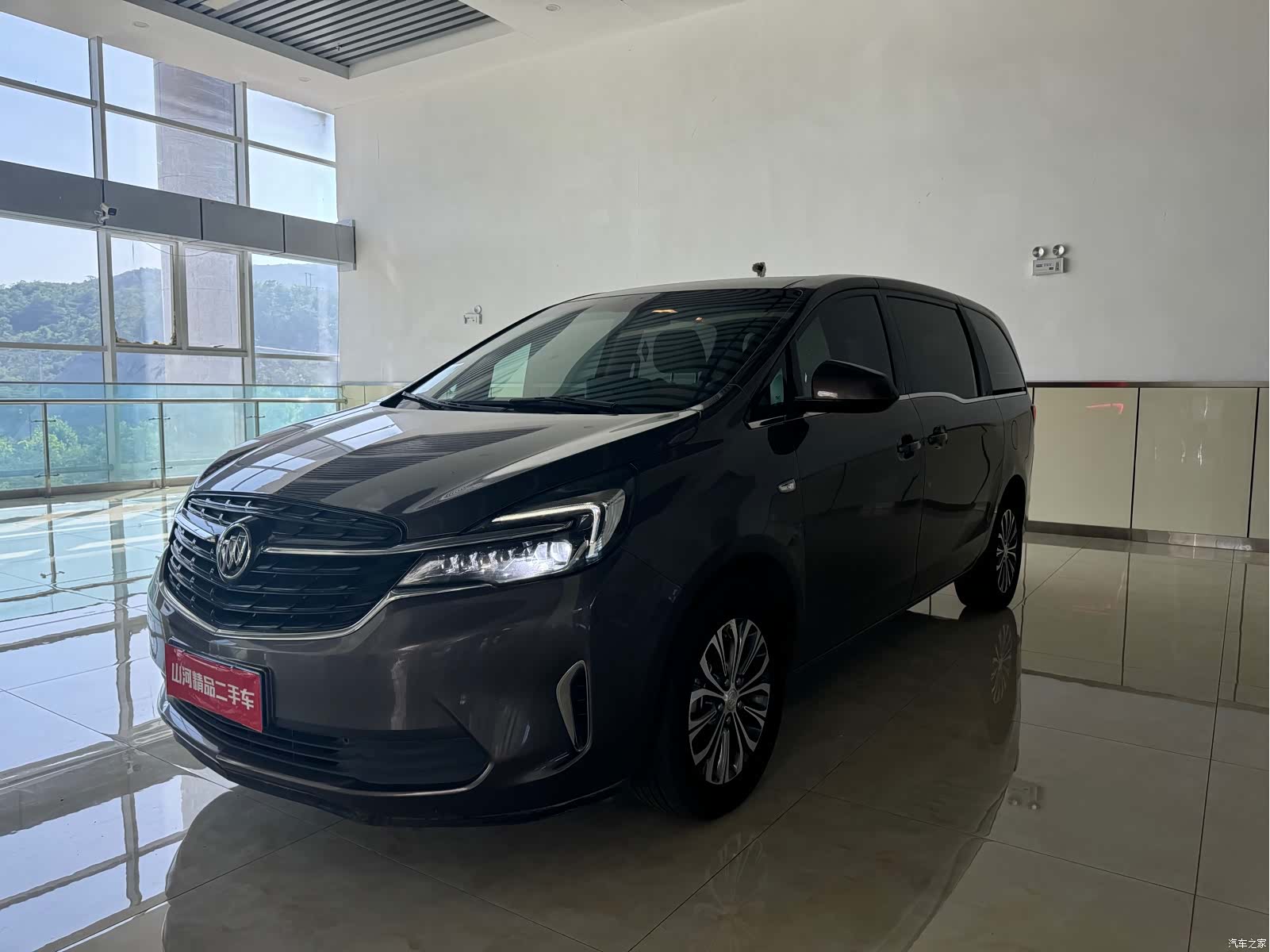 Buick GL8, 2022 1