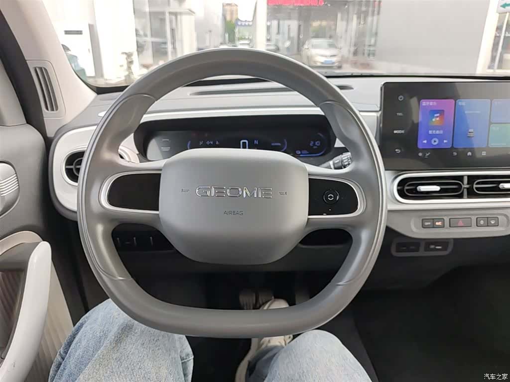 Geely Panda, 2025 11