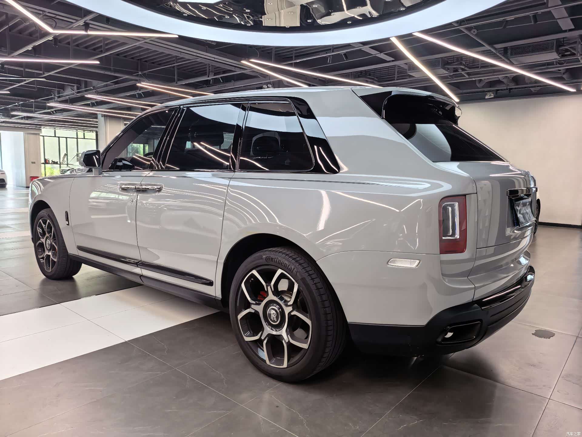 Rolls-Royce Cullinan, 2021 6