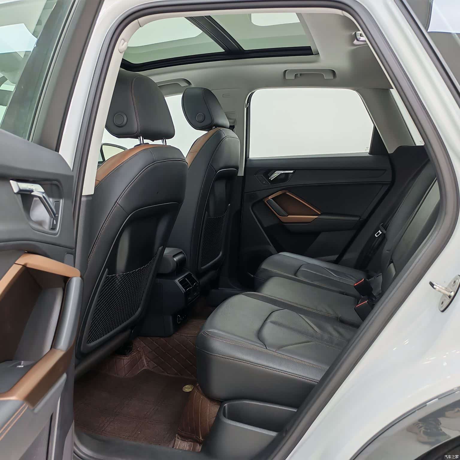 Audi Q3, 2022 9