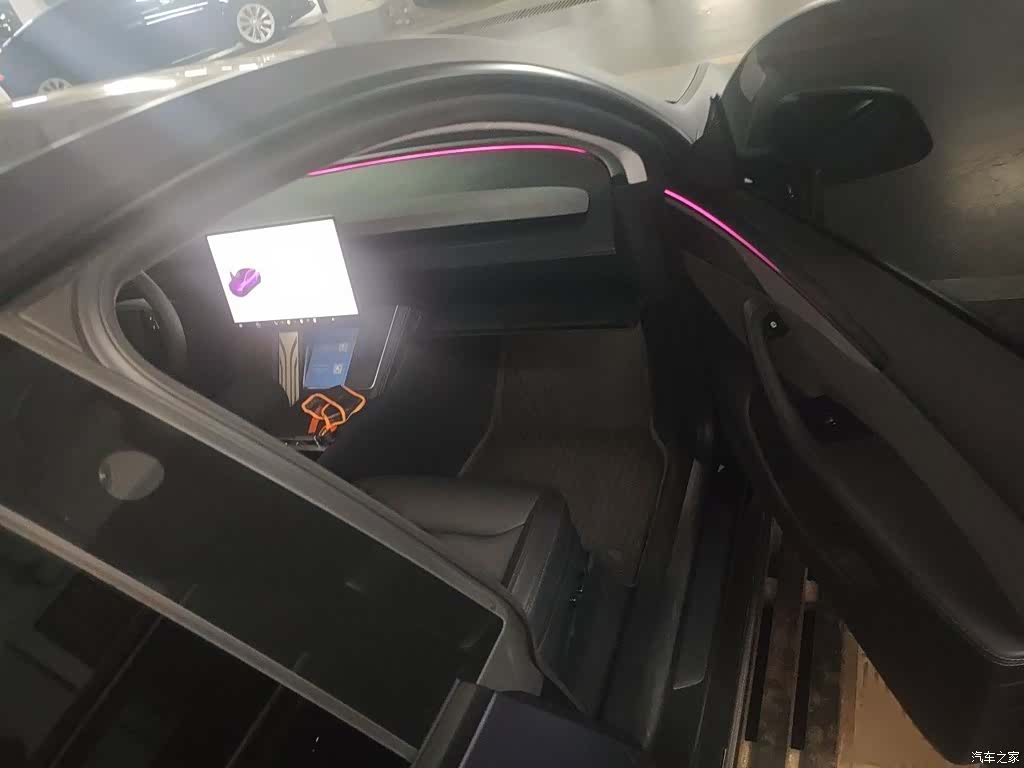 Tesla Model Y, 2025 20
