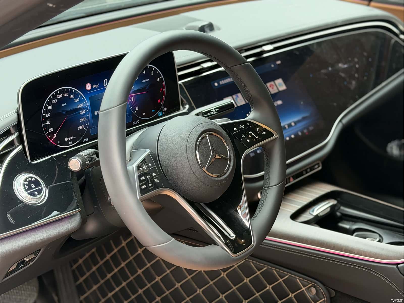 Mercedes-Benz E-Class, 2025 10
