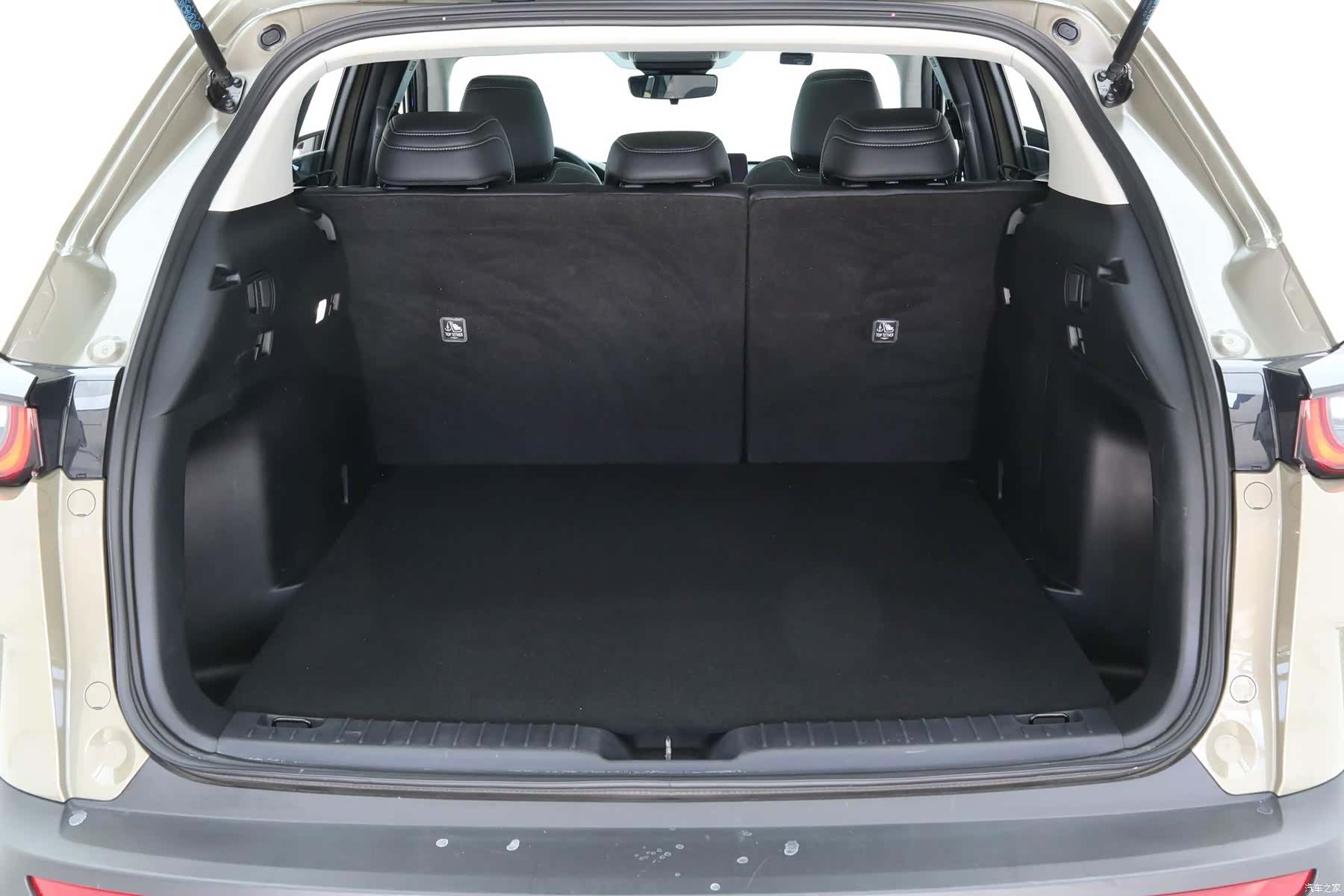 Mazda CX-50, 2023 19