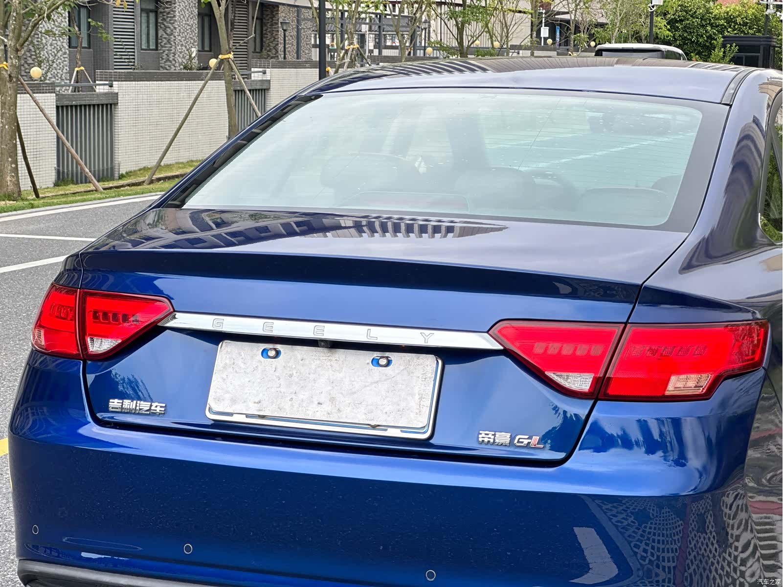 Geely Emgrand, 2020 13