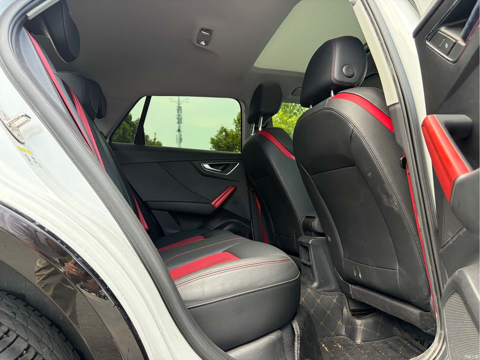 Audi Q2L, 2019 10