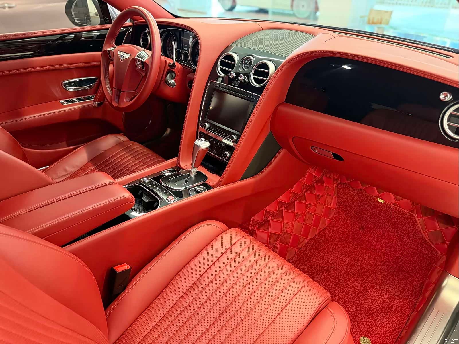 Bentley Flying Spur, 2018 все фото