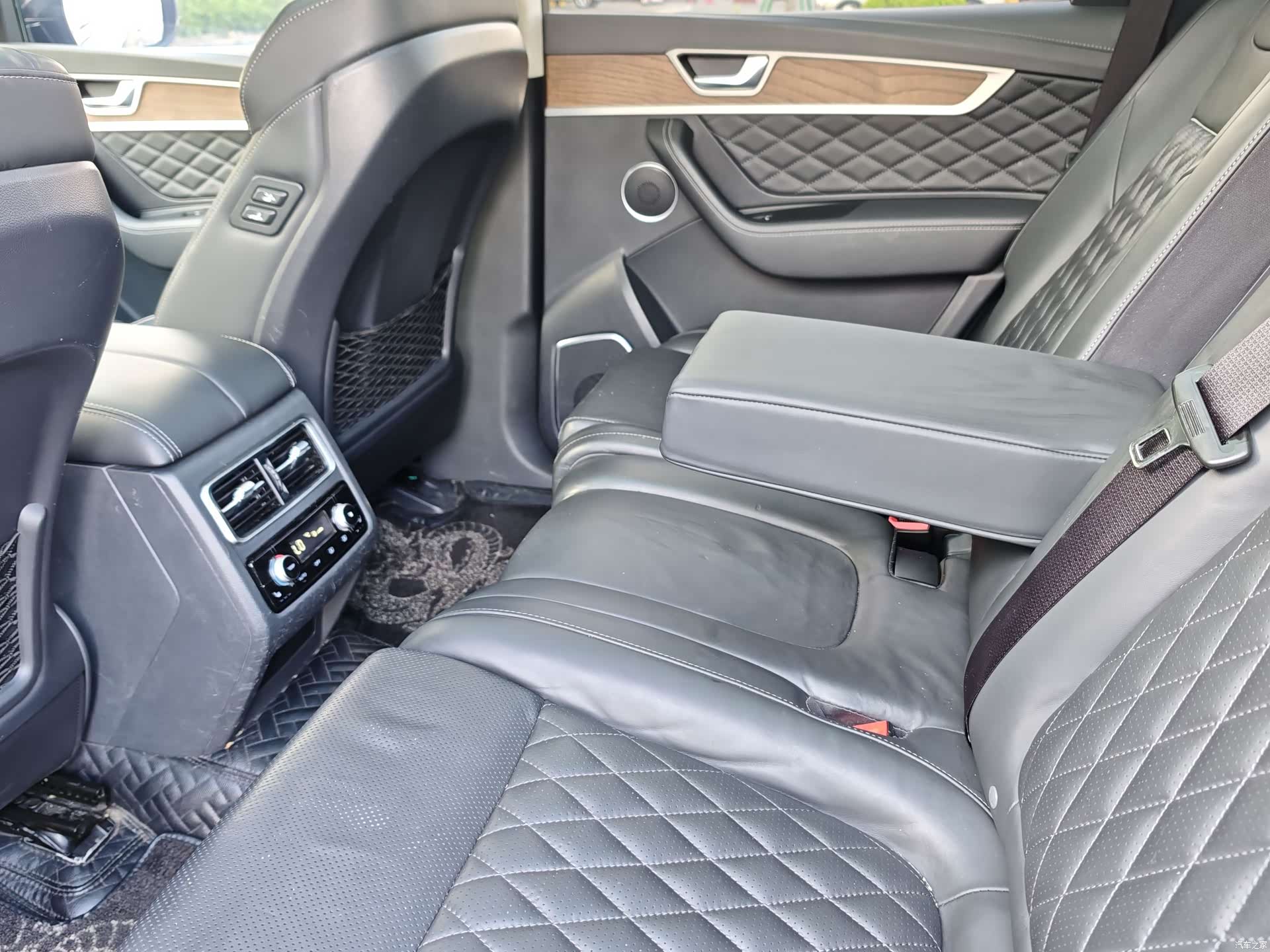 Hongqi HS7, 2021 15