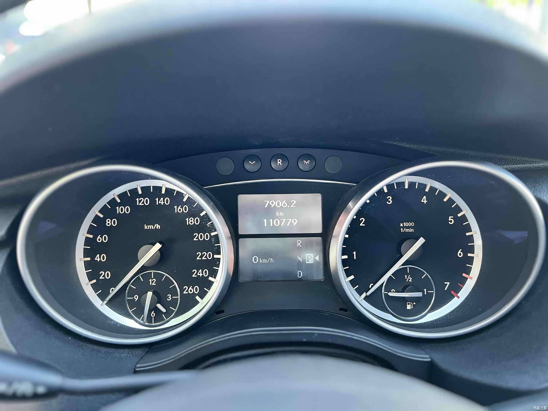 Mercedes-Benz R-Class, 2016 7