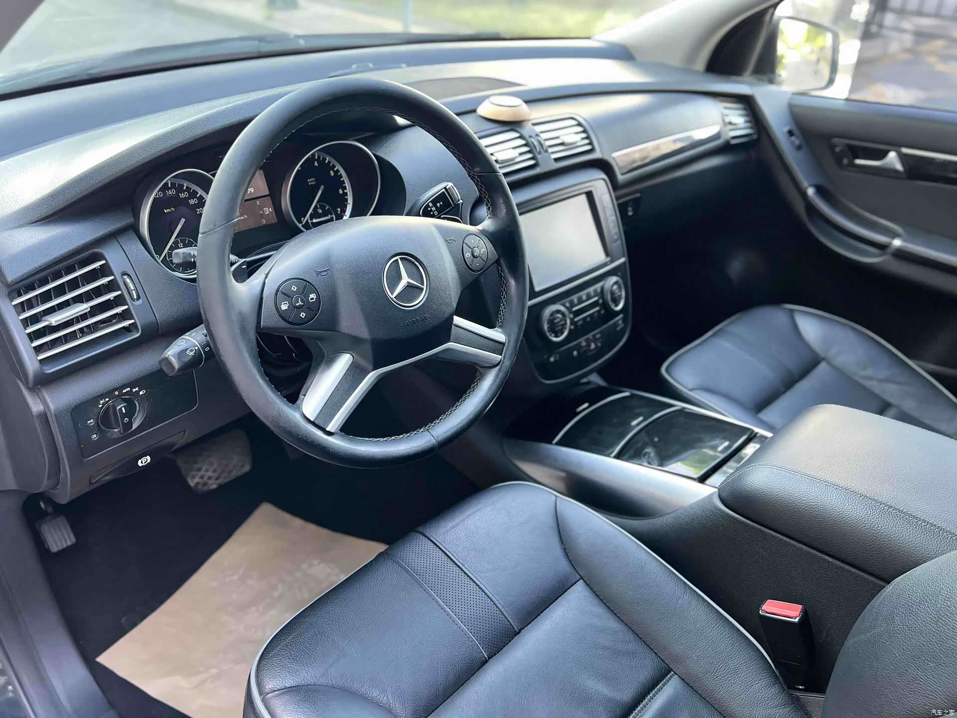 Mercedes-Benz R-Class, 2016 8