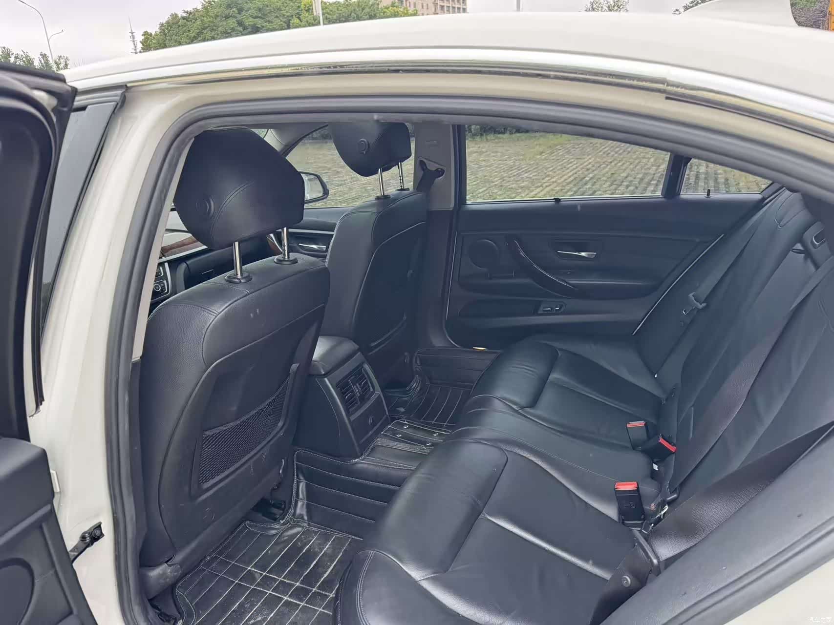 BMW 3 Series, 2015 12