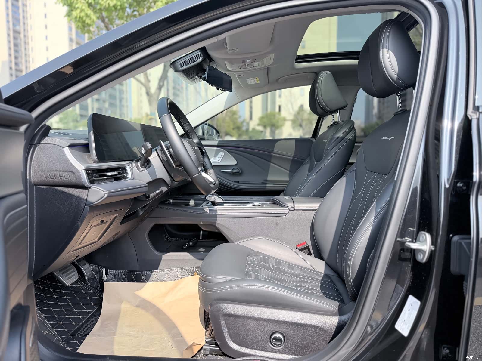 Chery Arrizo 8, 2025 9