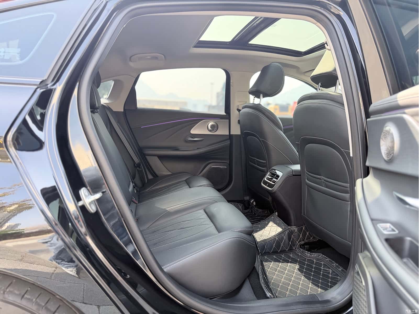 Chery Arrizo 8, 2025 13