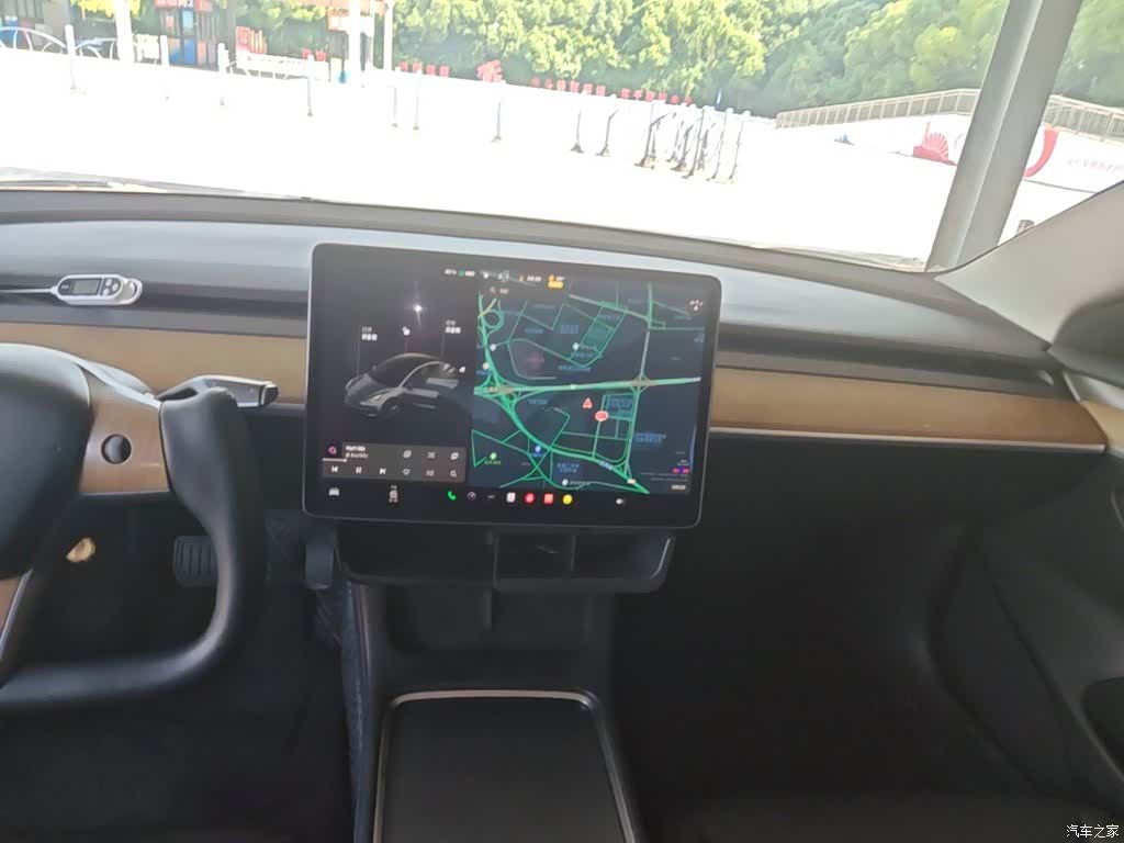 Tesla Model 3, 2021 13