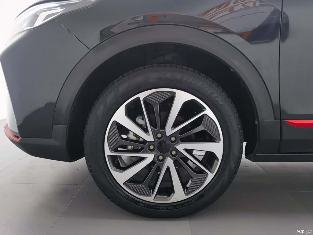 DongFeng AX7, 2022 17