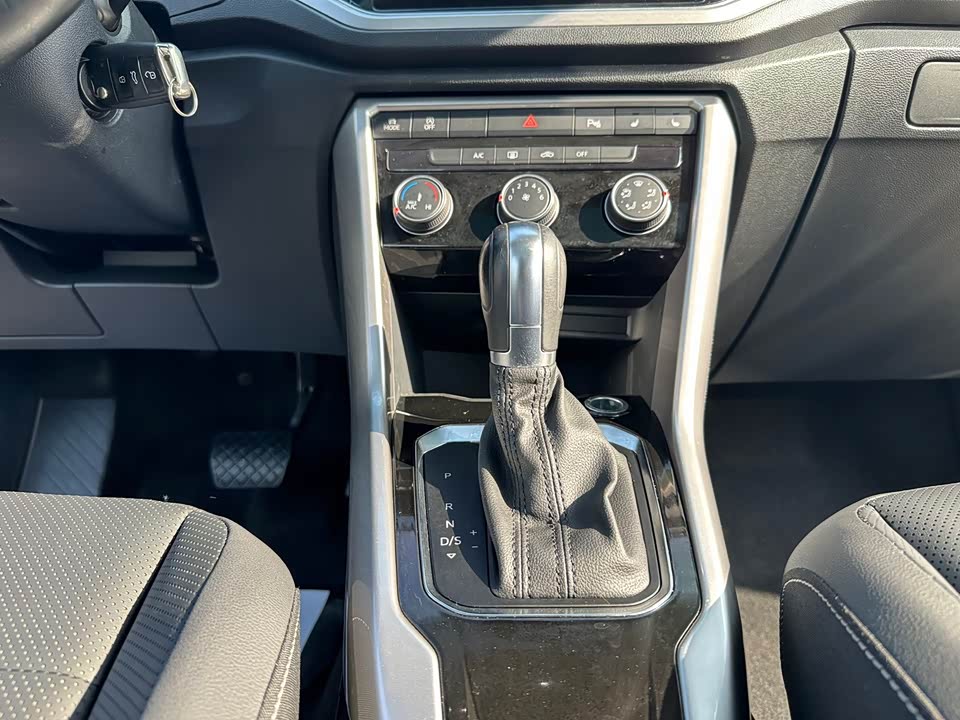 Volkswagen T-ROC exploring Songs