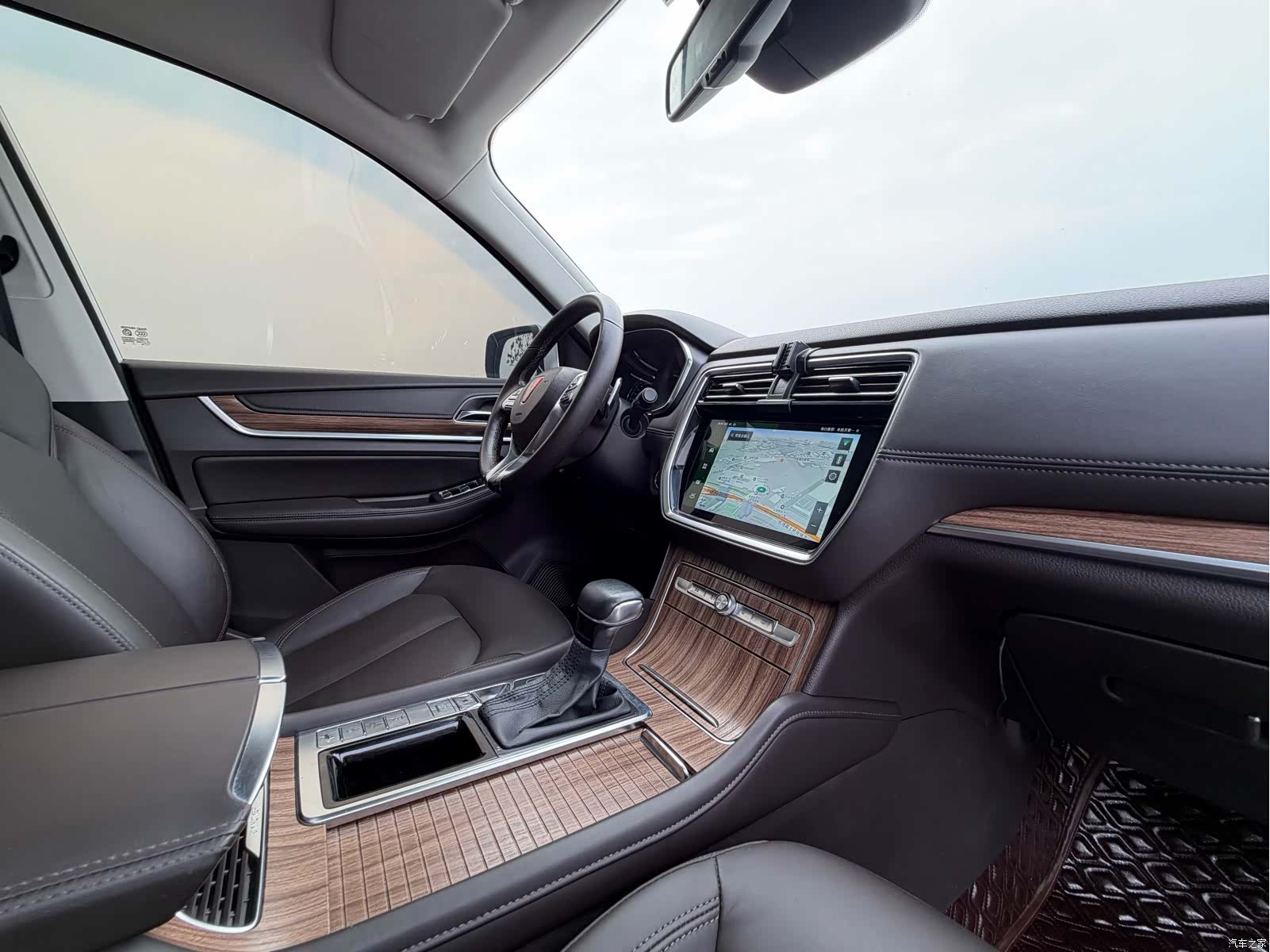 Roewe RX8, 2019 13