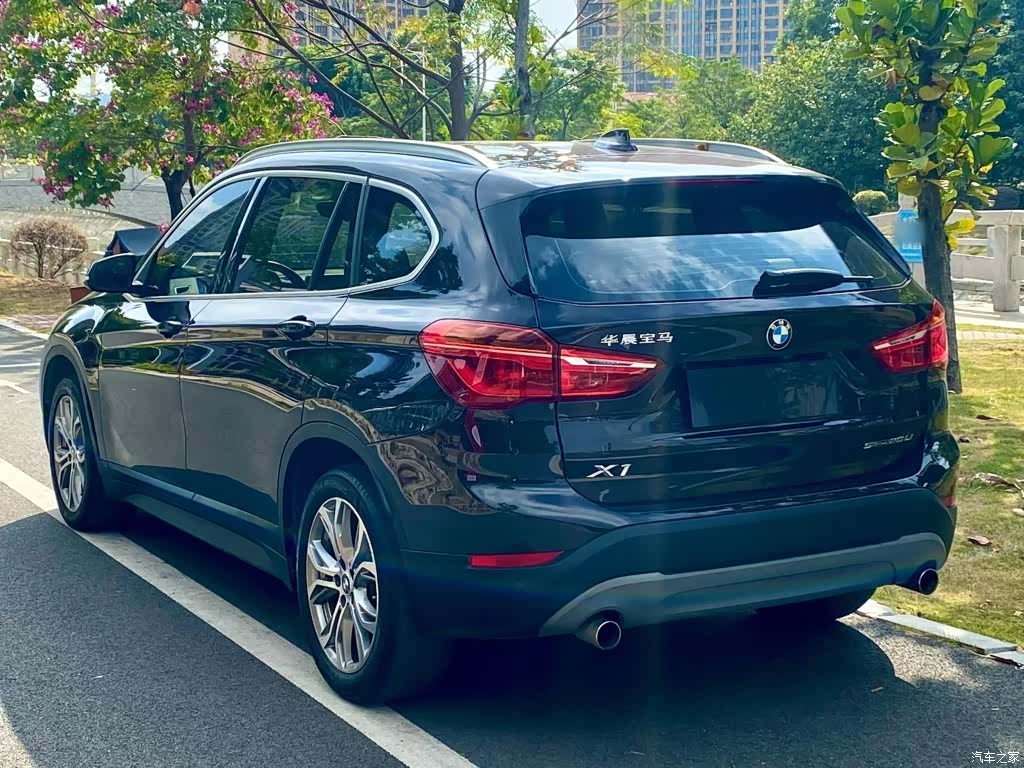BMW X1, 2019 все фото