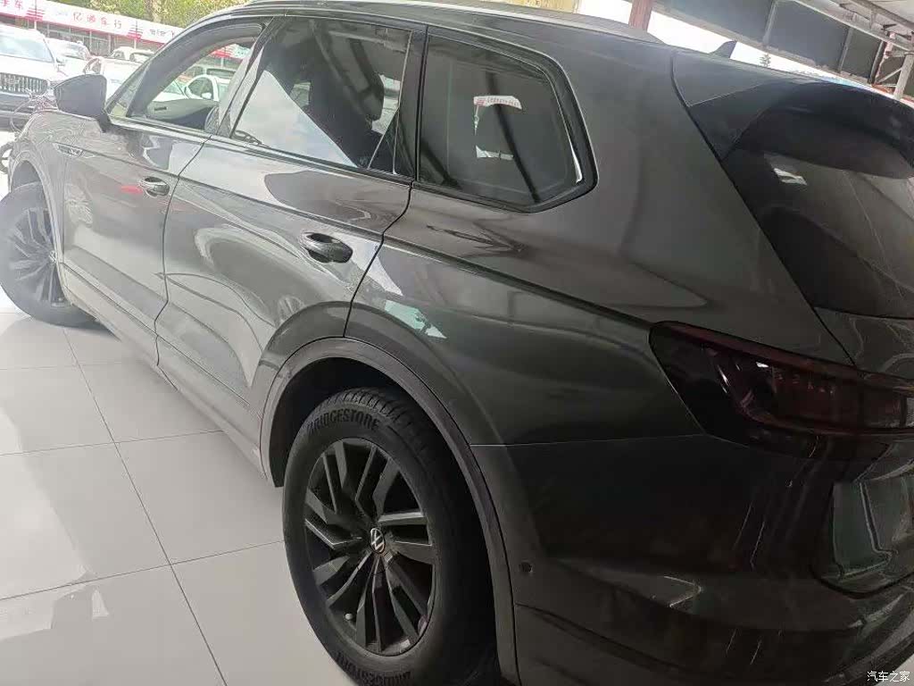 Volkswagen Touareg, 2022 3