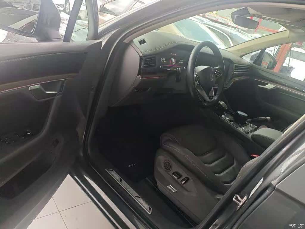 Volkswagen Touareg, 2022 10
