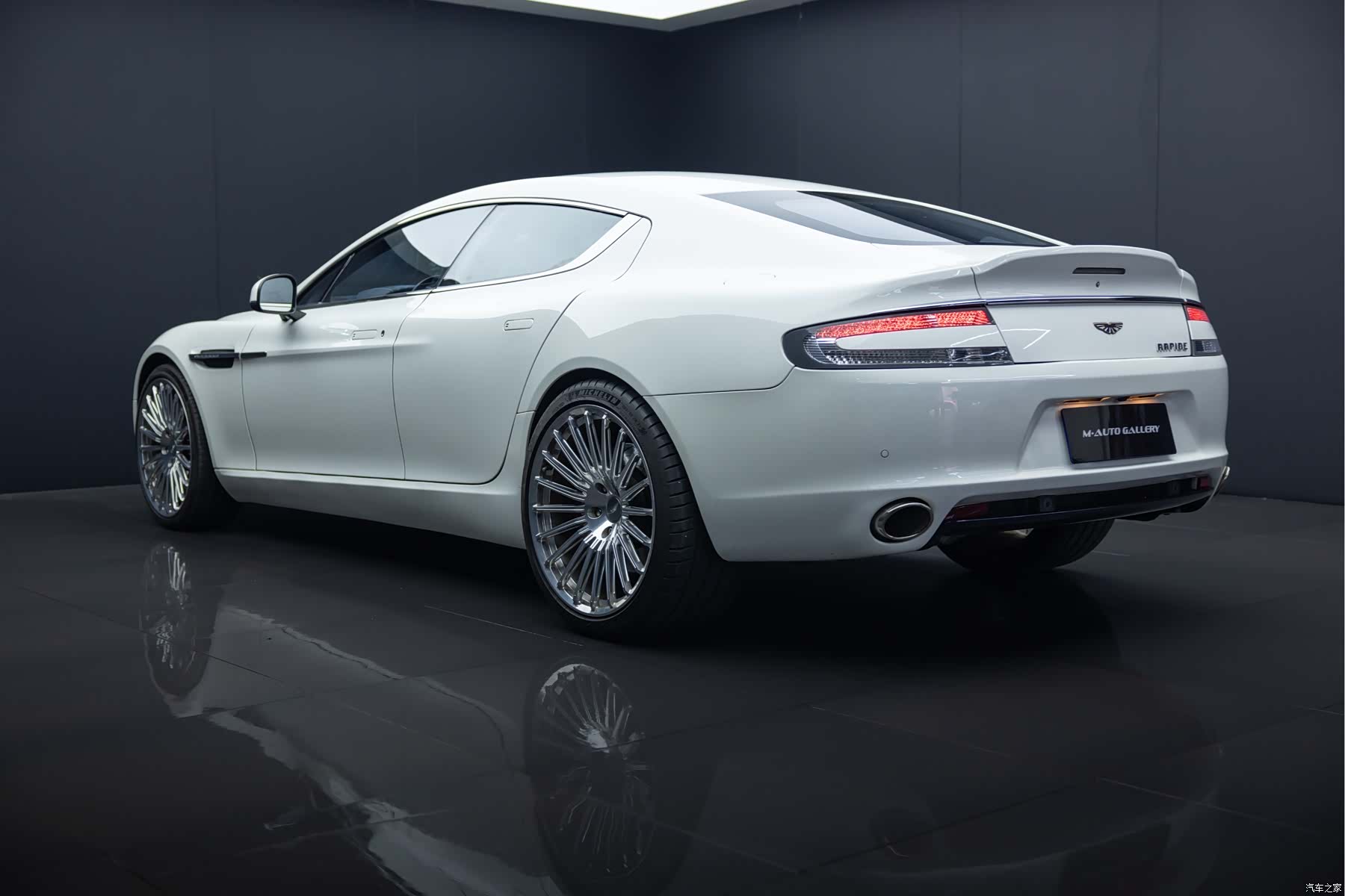 Aston Martin Rapide, 2017 7