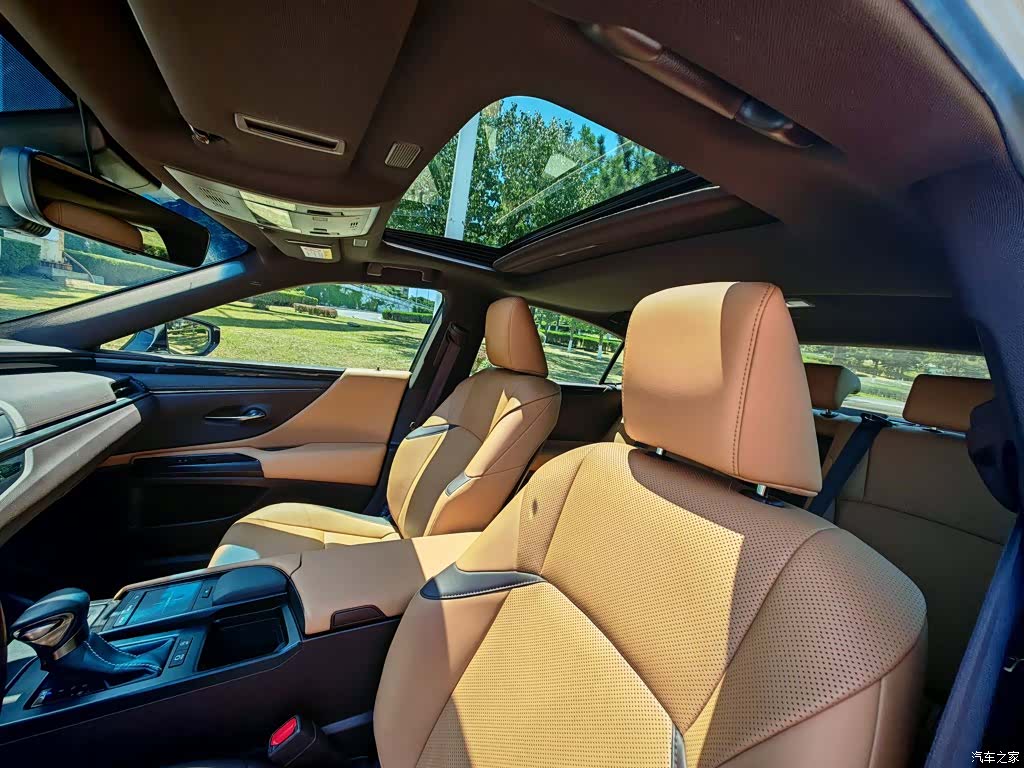Lexus ES, 2019 10