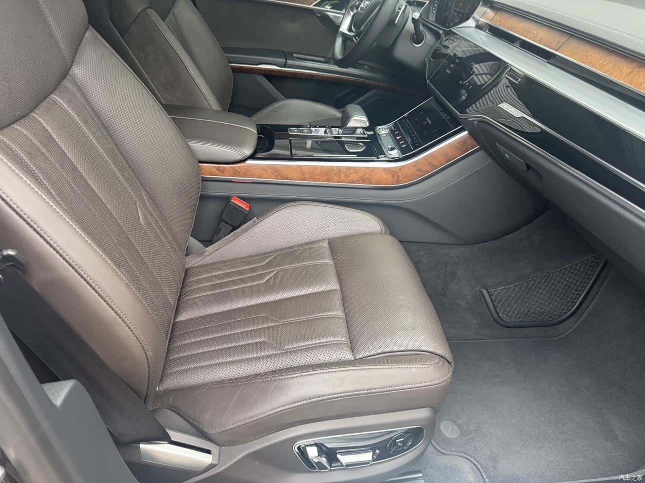 Audi A8L, 2020 36