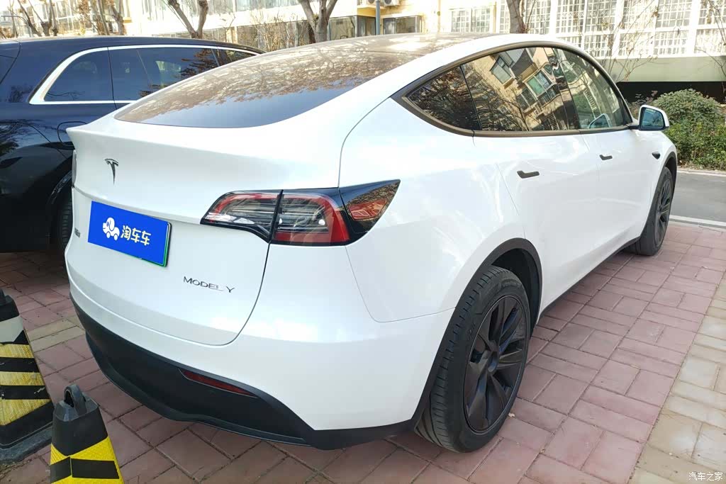 Tesla Model Y, 2024 3