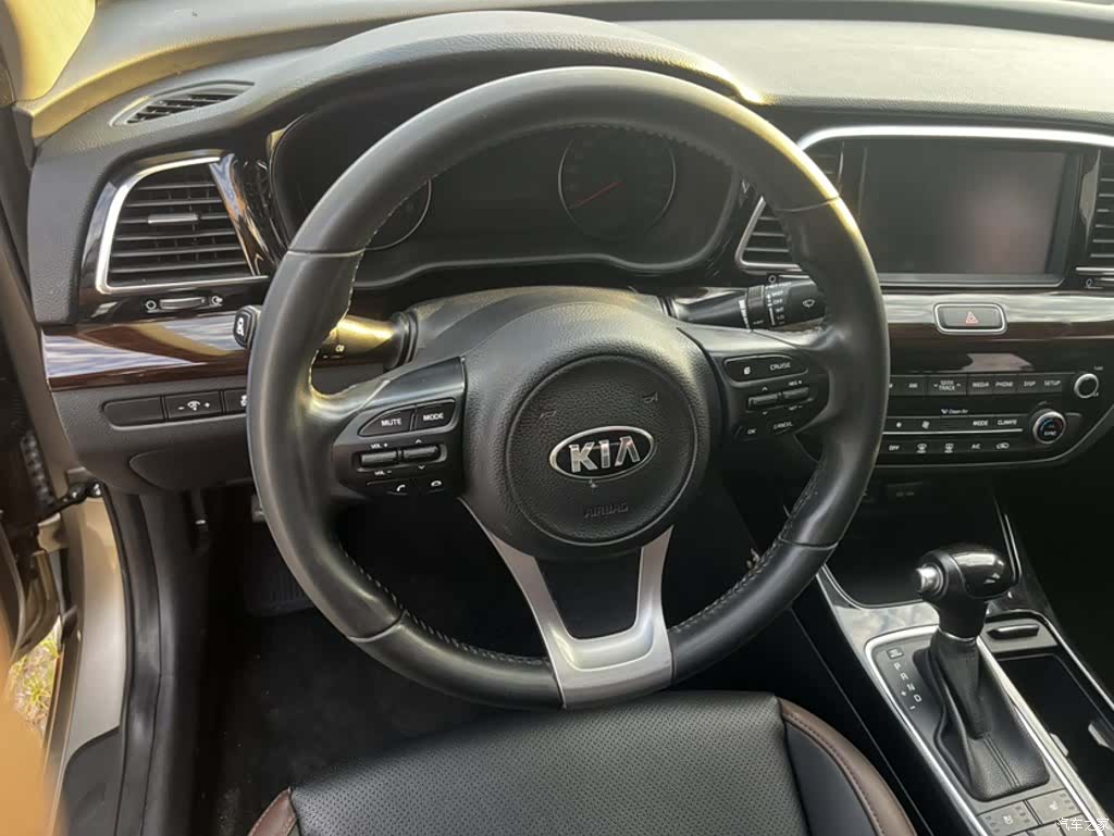 Kia DLX, 2018 все фото