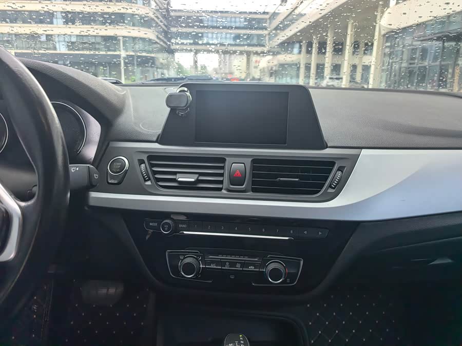BMW 1 Series 2019, фото 17