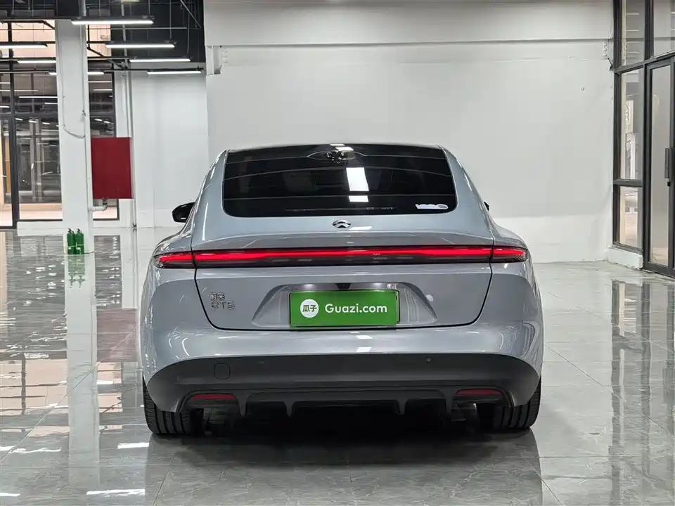 NIO ET5