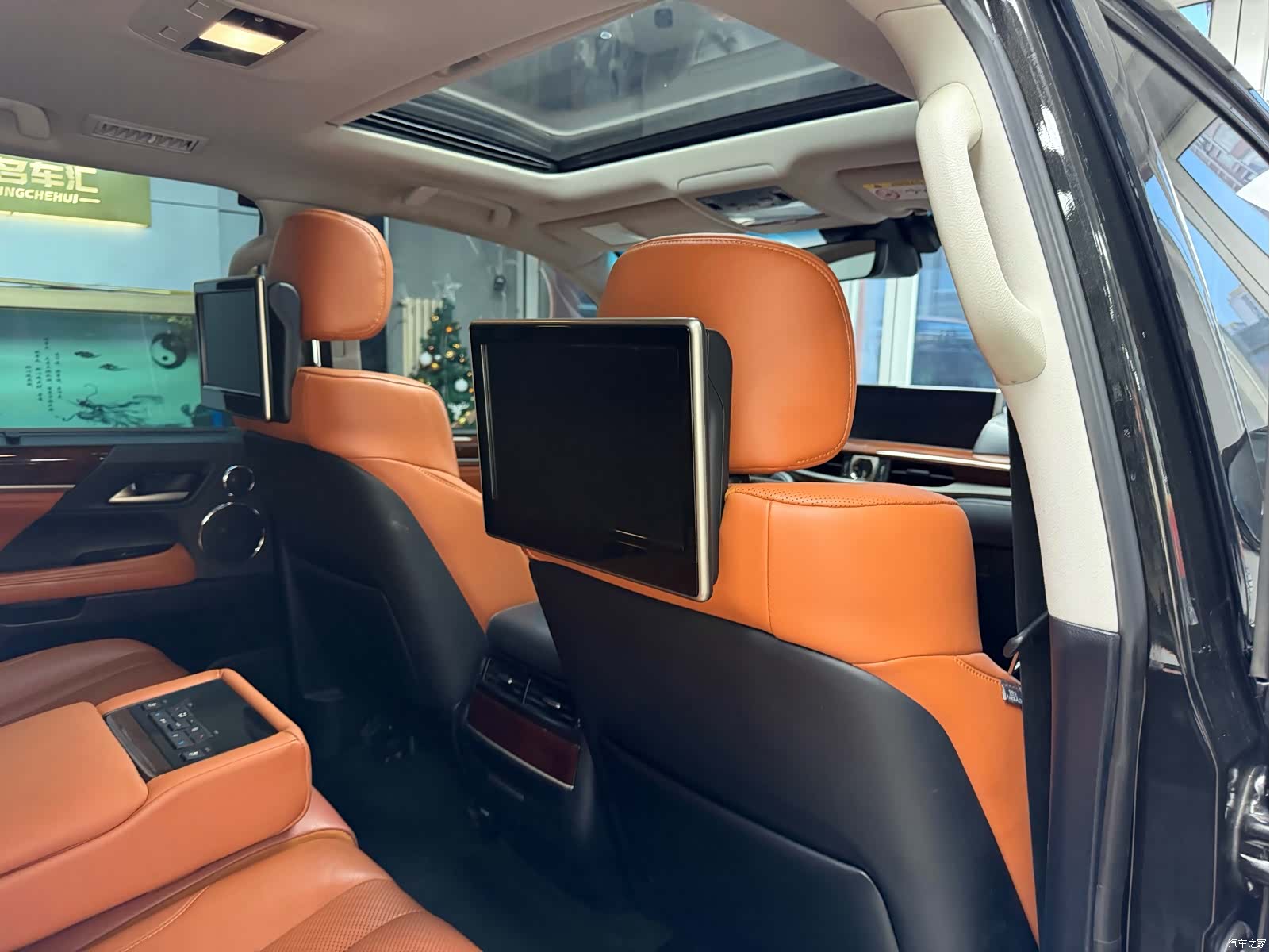 Lexus LX, 2019 25