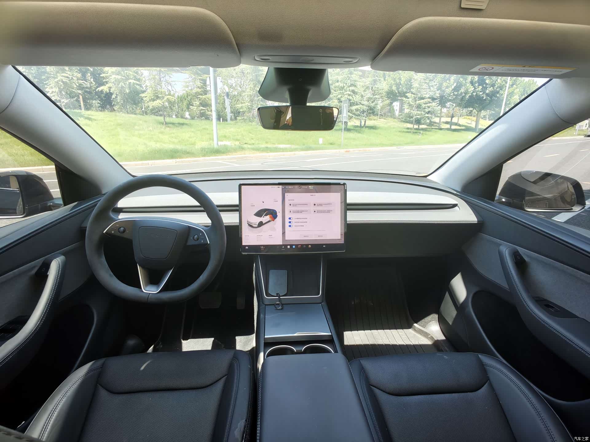 Tesla Model Y, 2025 все фото