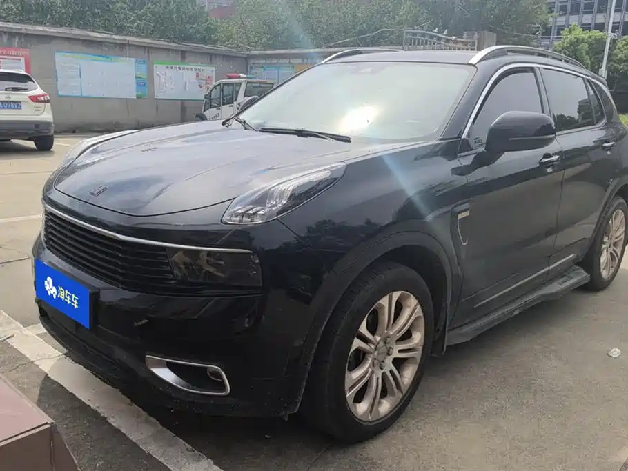 Lynk & Co 01
