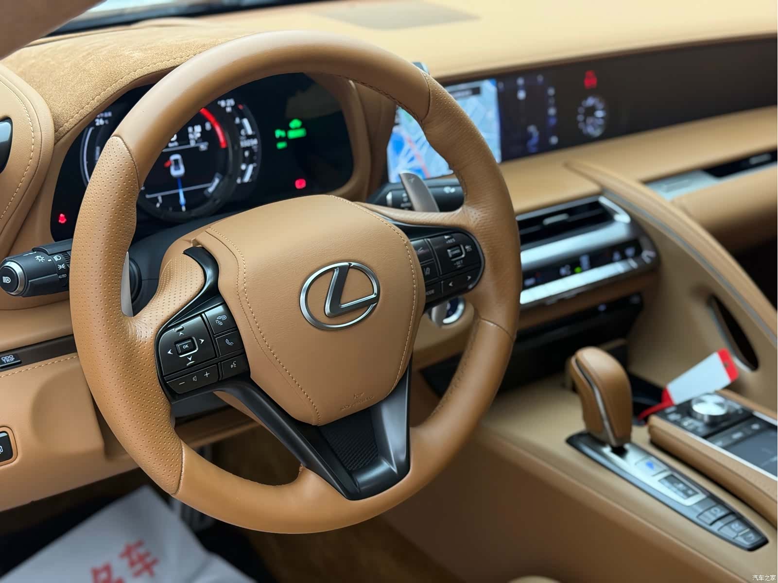 Lexus LC, 2022 4