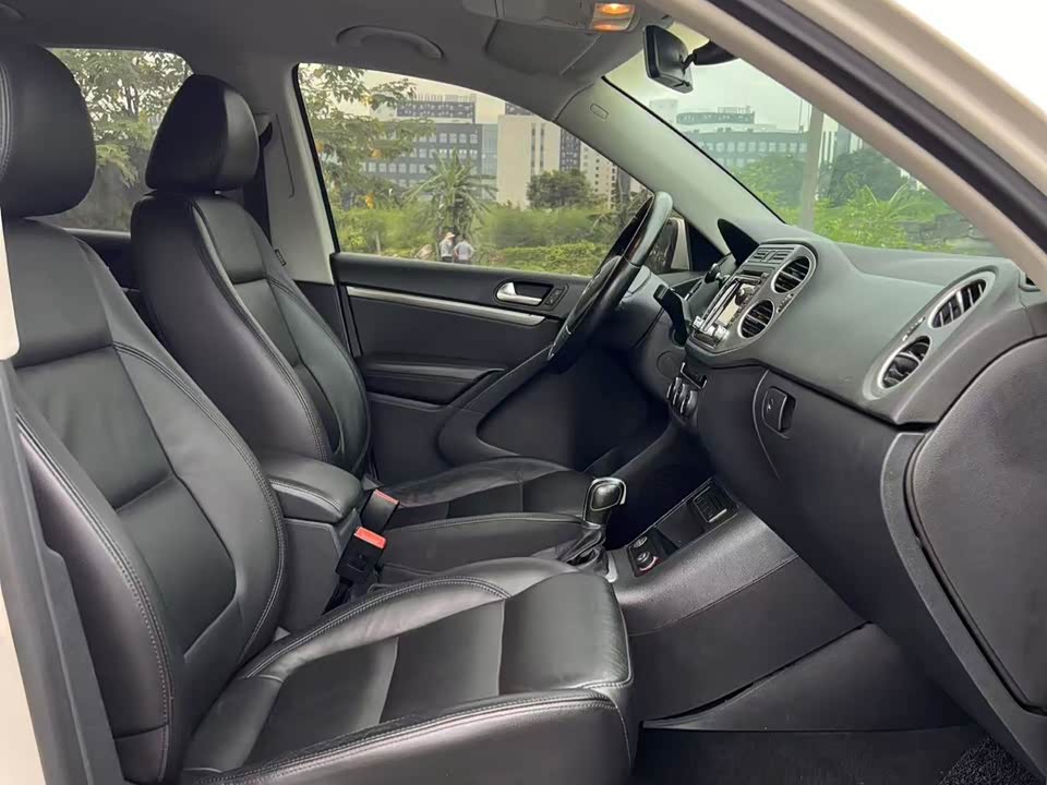 Volkswagen Tiguan Volkswagen Tiguan