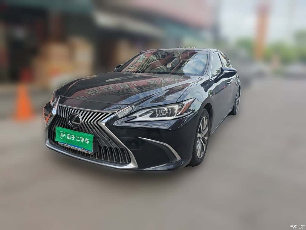 Lexus ES, 2019 1