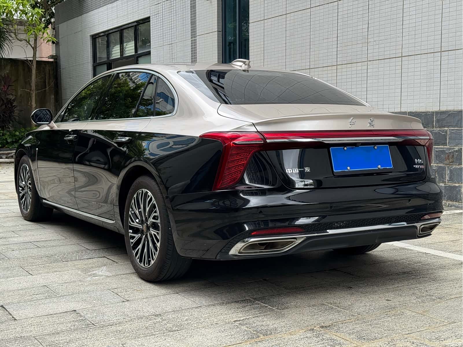 Hongqi H5, 2022 12