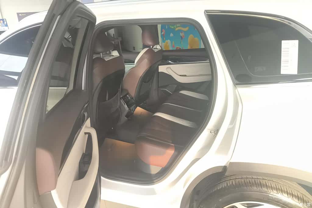 Geely Xingyue L, 2021 11