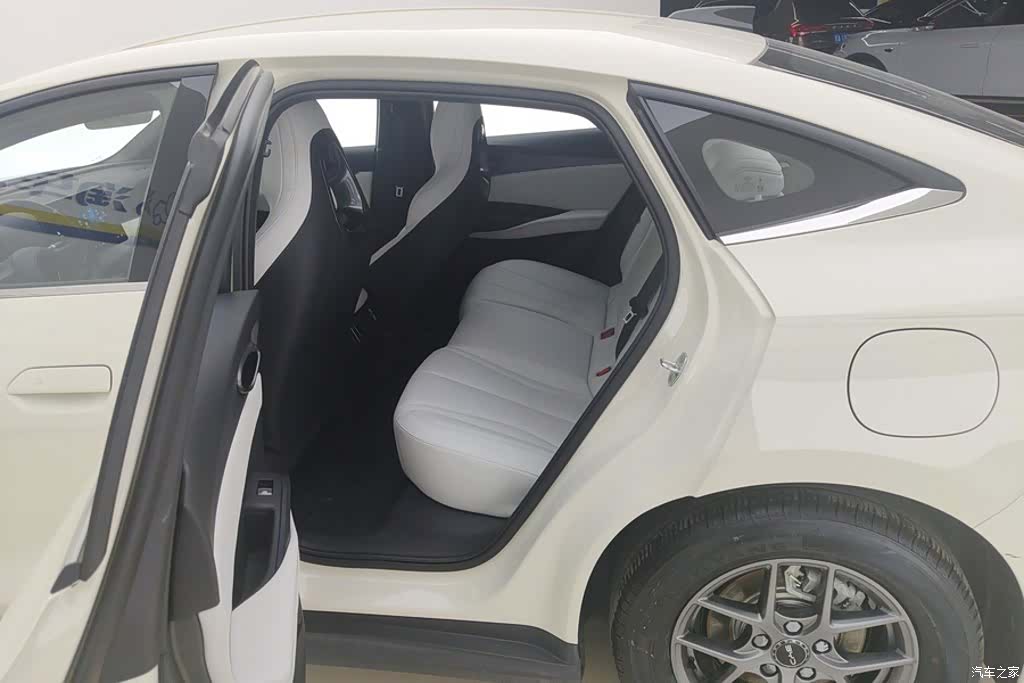 BYD Seal, 2025 11